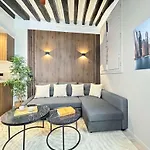 Charming Studio Near The Louvre Museum